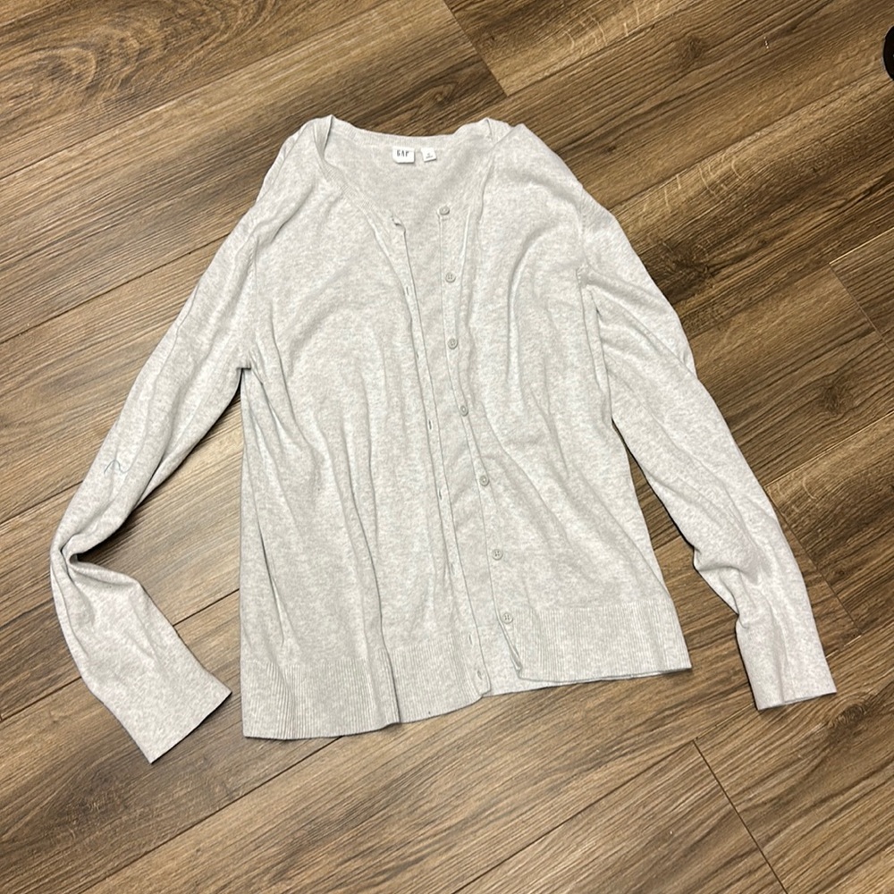 Light weight sweater